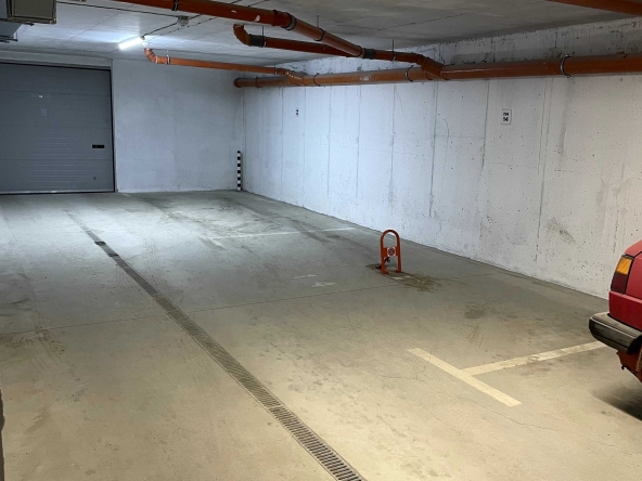 Гараж / Паркомясто в София, Дървеница - 13 кв.м за 1373 €/кв.м - Снимка #1