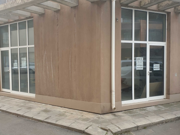 Дава се под наем Офис в Поморие - 63 кв.м за 657.9 € - Снимка #1