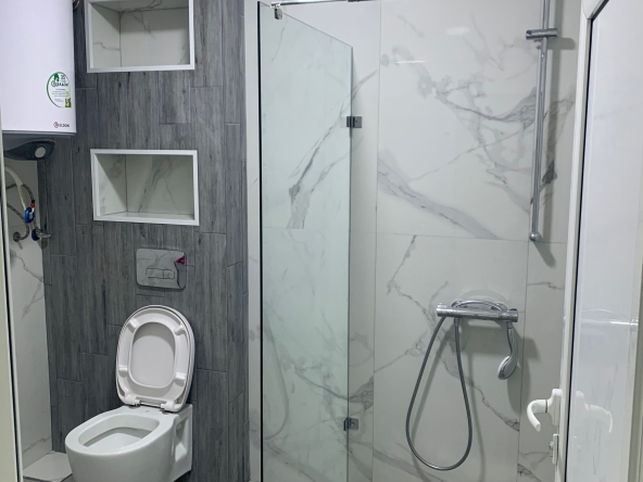 Дава се под наем Тристаен апартамент в Петрич - 88 кв.м за 25.5 € - Снимка #1