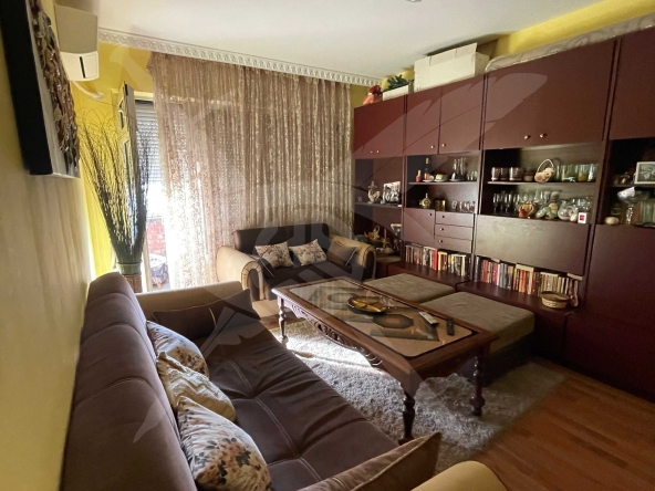 Тристаен апартамент в Пловдив, Индустриална зона - Изток - 89000 кв.м за 1 €/кв.м - Снимка #1