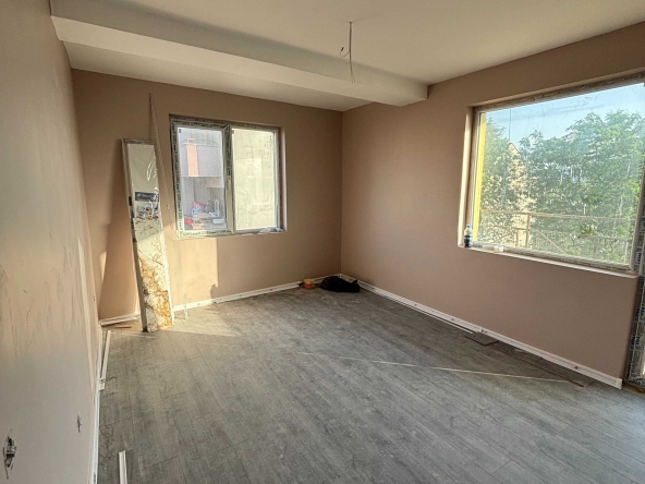 Тристаен апартамент в Варна, Погреби - 115 кв.м за 1244 €/кв.м - Снимка #1