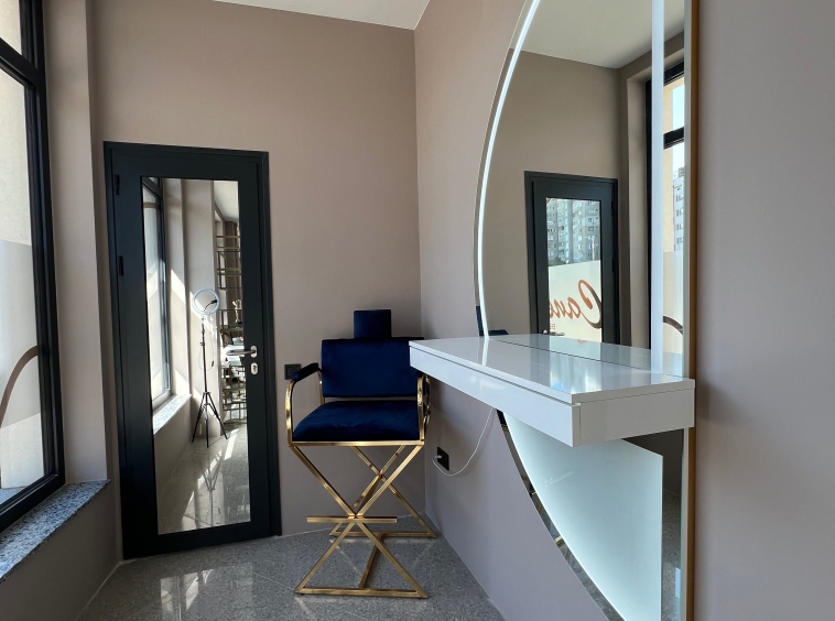 Дава се под наем  в Варна, Конфуто -  кв.м за 178.5 € - Снимка #1