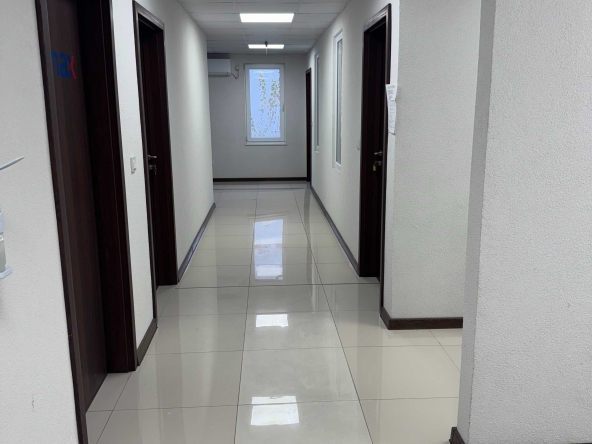 Дава се под наем Офис в Ямбол, Възраждане - 200 кв.м за 255 € - Снимка #1