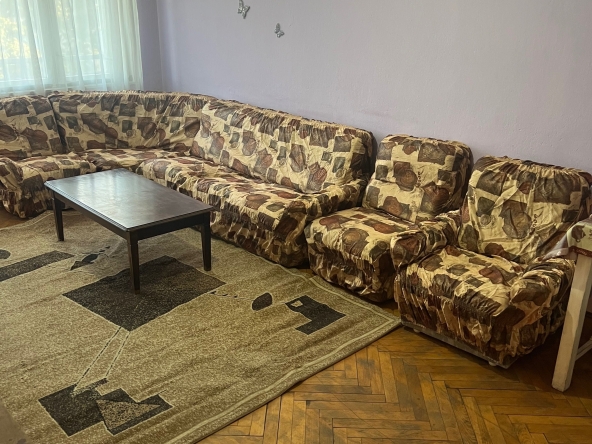 Дава се под наем Тристаен апартамент в Казанлък - 110 кв.м за 229.5 € - Снимка #1