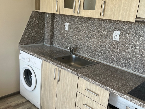 Дава се под наем Двустаен апартамент в Шумен, Басейна - 42 кв.м за 198.9 € - Снимка #1