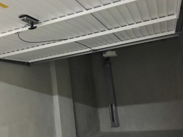 Дава се под наем Гараж / Паркомясто в София, Кръстова вада - 20 кв.м за 112.2 € - Снимка #1