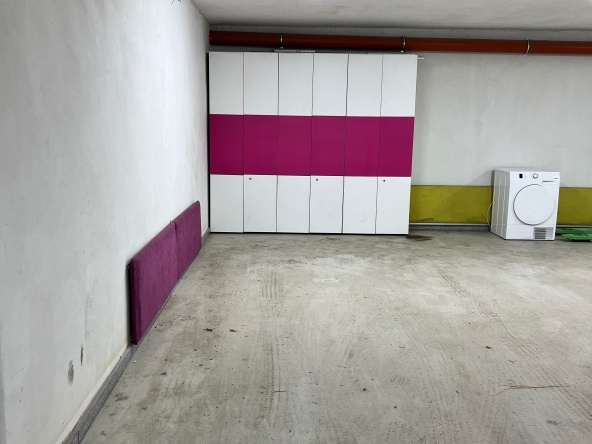 Дава се под наем Гараж / Паркомясто в София, Витоша - 15 кв.м за 102 € - Снимка #1