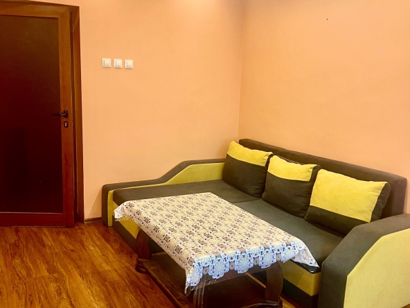 Дава се под наем Двустаен апартамент в Сливен, Колю Фичето - 55 кв.м за 204 € - Снимка #1