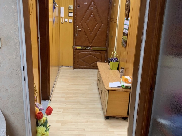 Тристаен апартамент в Плевен, Сторгозия - 74 кв.м за 1257 €/кв.м - Снимка #1