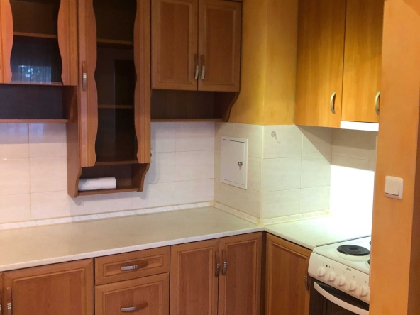 Дава се под наем Двустаен апартамент в Бургас, Славейков - 61 кв.м за 127.5 € - Снимка #1