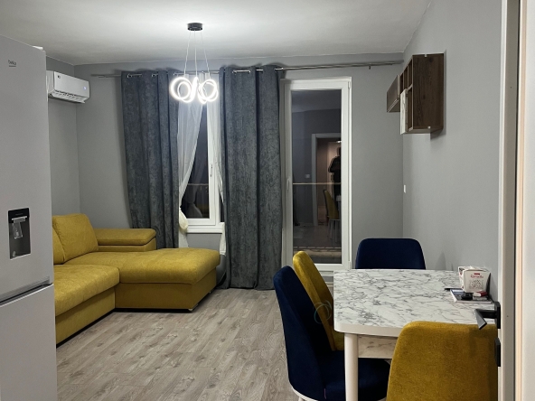 Дава се под наем Тристаен апартамент в София, Студентски град - 80 кв.м за 1000 € - Снимка #1