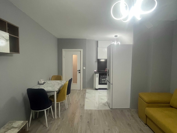 Тристаен апартамент в София, Студентски град - 92 кв.м за 3316 €/кв.м - Снимка #1