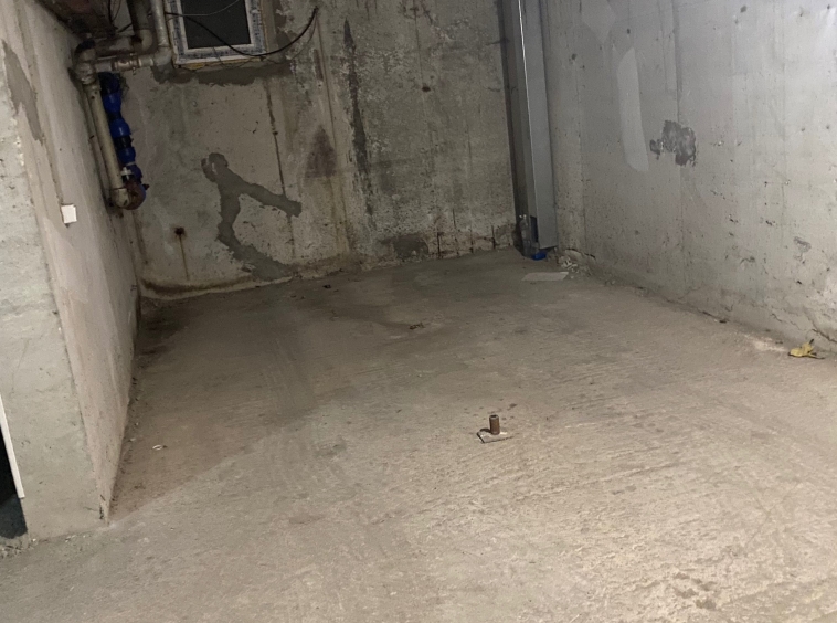 Дава се под наем Гараж / Паркомясто в Варна, Базар Левски - 13 кв.м за 91.8 € - Снимка #1