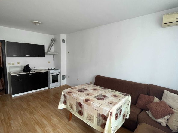 Дава се под наем Двустаен апартамент в Бургас, Меден рудник - зона А - 75 кв.м за 325 € - Снимка #1