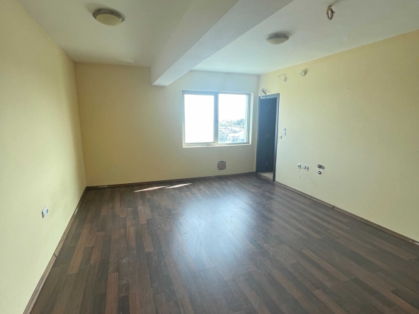 Дава се под наем Едностаен апартамент в к.к. Слънчев бряг - 45 кв.м за 63.75 € - Снимка #1