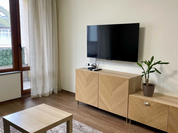 Дава се под наем Тристаен апартамент в Варна, Център - 87 кв.м за 714 € - Снимка #1