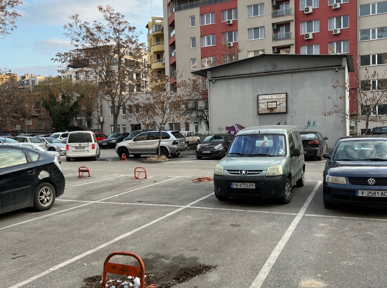 Дава се под наем Гараж / Паркомясто в Пловдив, Каменица 1 - 16 кв.м за 45.9 € - Снимка #1