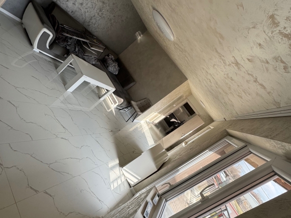 Дава се под наем Тристаен апартамент в София, Орландовци - 100 кв.м за 612 € - Снимка #1