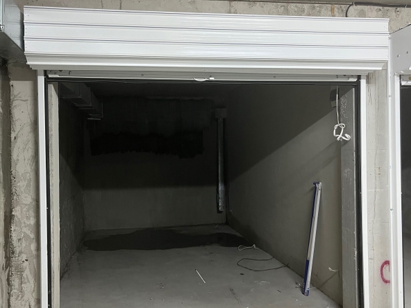 Дава се под наем Гараж / Паркомясто в София, Надежда 4 - 18 кв.м за 91.8 € - Снимка #1