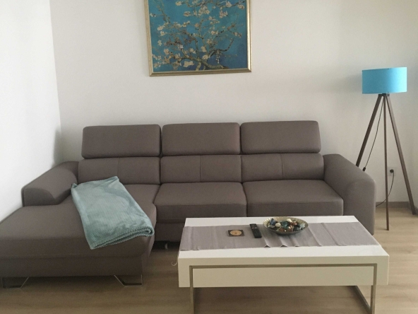 Дава се под наем Тристаен апартамент в София, Център - 130 кв.м за 1366.8 € - Снимка #1