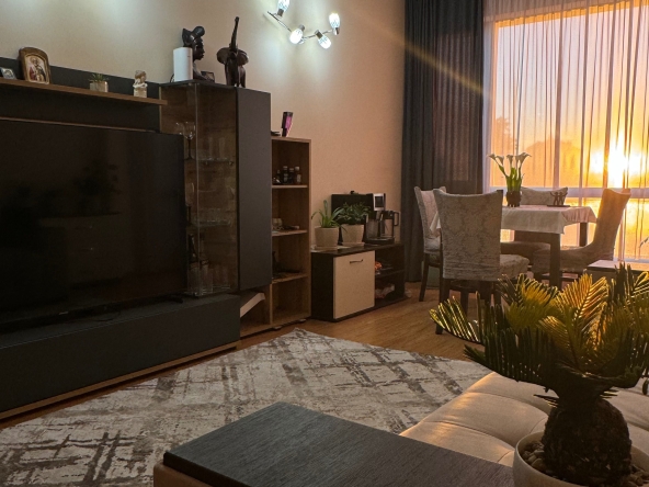 Дава се под наем Двустаен апартамент в Свети Влас - 70 кв.м за 600 € - Снимка #1