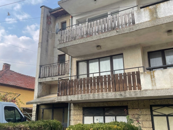 Многостаен апартамент в Гулянци - 215 кв.м за 466 €/кв.м - Снимка #1