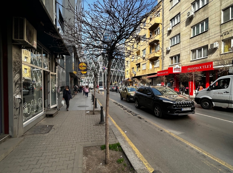 Магазин в София, Център - 39 кв.м за 11026 €/кв.м - Снимка #1