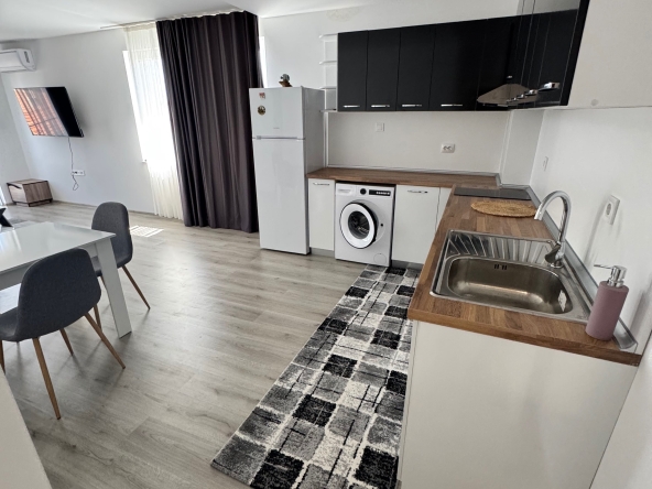 Дава се под наем Тристаен апартамент в Свиленград - 88 кв.м за 612 € - Снимка #1