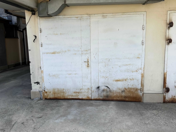 Дава се под наем Гараж / Паркомясто в Варна, Христо Ботев - 18 кв.м за 76.5 € - Снимка #1