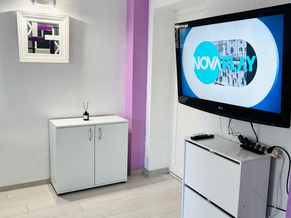 Дава се под наем Тристаен апартамент в Варна, Център - 98 кв.м за 586.5 € - Снимка #1