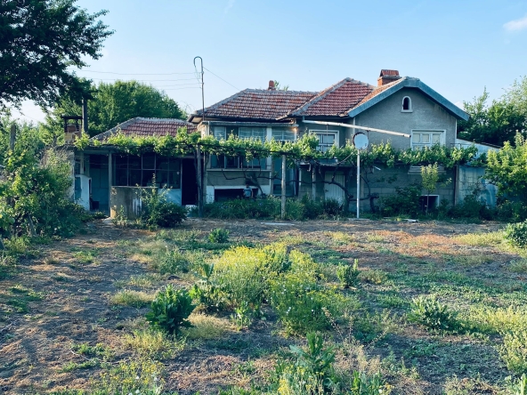 Къща в Нова Загора - 100 кв.м за 255 €/кв.м - Снимка #1