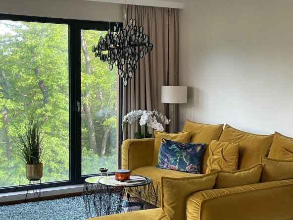 Двустаен апартамент в Варна, Морска градина - 85 кв.м за 4683 €/кв.м - Снимка #1