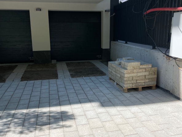 Дава се под наем Гараж / Паркомясто в София, Лозенец - 22 кв.м за 350 € - Снимка #1