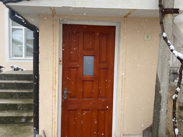 Дава се под наем Двустаен апартамент в Свищов - 52 кв.м за 127.5 € - Снимка #1