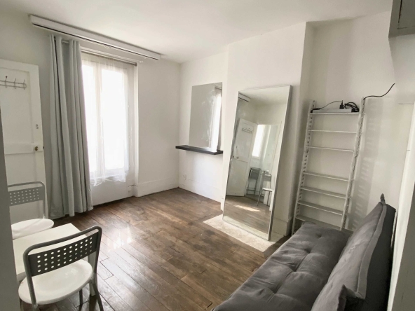 Дава се под наем Едностаен апартамент в София, Център - 42 кв.м за 331.5 € - Снимка #1