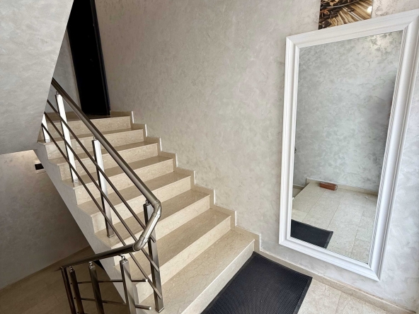 Тристаен апартамент в Асеновград - 100 кв.м за 1380 €/кв.м - Снимка #1