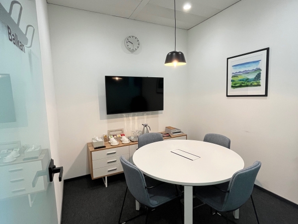 Дава се под наем Офис в София, Полигона - 45 кв.м за 2883.03 € - Снимка #1