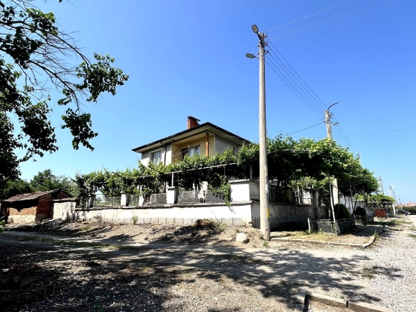 Къща в Съединение - 195 кв.м за 770 €/кв.м - Снимка #1