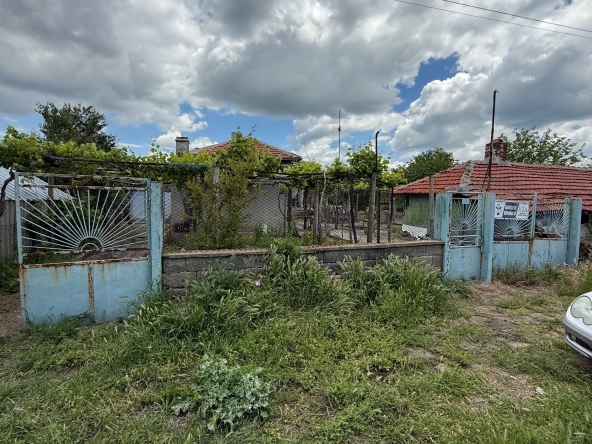 Къща в с. Пет могили, Област Сливен - 100 кв.м за 300 €/кв.м - Снимка #1