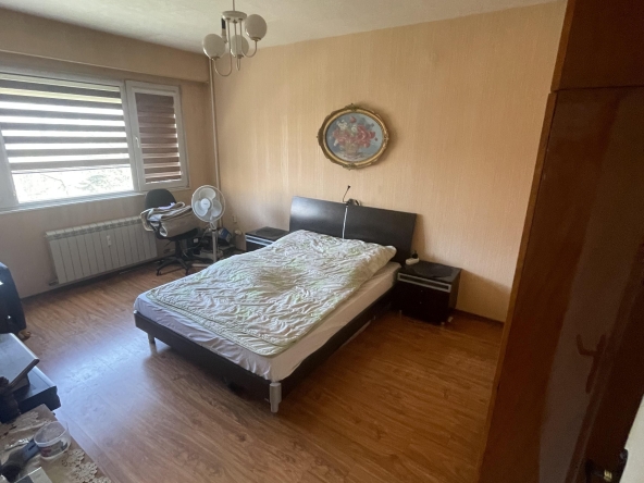 Дава се под наем Тристаен апартамент в София, Бъкстон - 90 кв.м за 525 € - Снимка #1