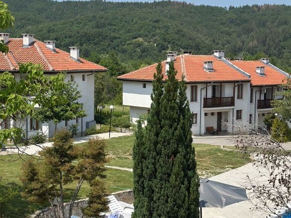 Къща в Долна баня - 96 кв.м за 1122 €/кв.м - Снимка #1