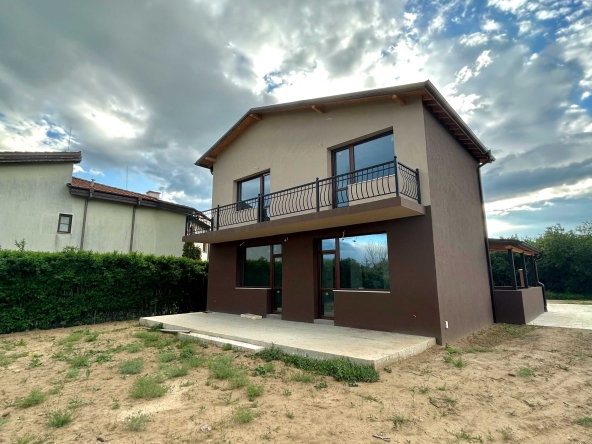 Къща в с. Голяновци, Област София-област - 212 кв.м за 1779 €/кв.м - Снимка #1