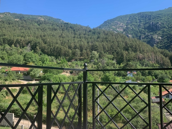 Двустаен апартамент в Карлово - 76 кв.м за 20 €/кв.м - Снимка #1