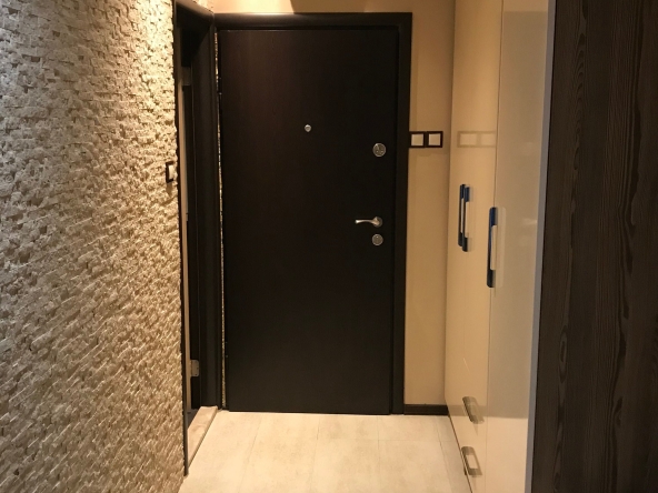 Дава се под наем Тристаен апартамент в Асеновград - 72 кв.м за 357 € - Снимка #1