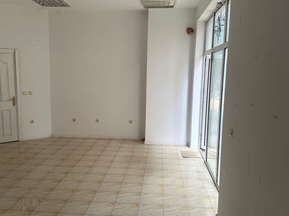 Магазин в Варна, Виница - 49 кв.м за 3123 €/кв.м - Снимка #1