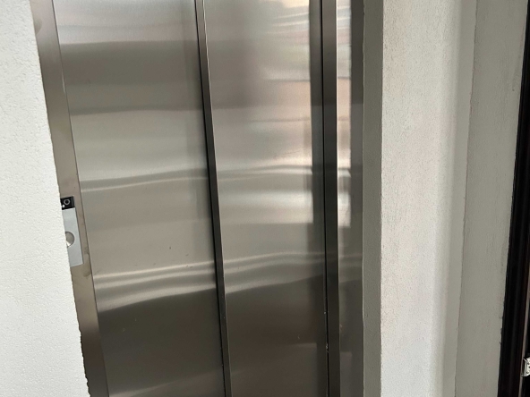 Мезонет в Плевен, Идеален център - 200 кв.м за 1264 €/кв.м - Снимка #1