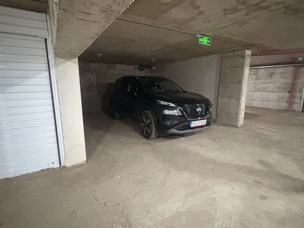 Дава се под наем Гараж / Паркомясто в Кърджали, Център - 15 кв.м за 40.8 € - Снимка #1