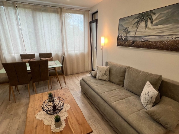 Дава се под наем Двустаен апартамент в Варна, Център - 55 кв.м за 950 € - Снимка #1