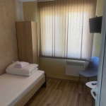 Дава се под наем Къща в Мездра - 100 кв.м за 66.3 € - Снимка #1