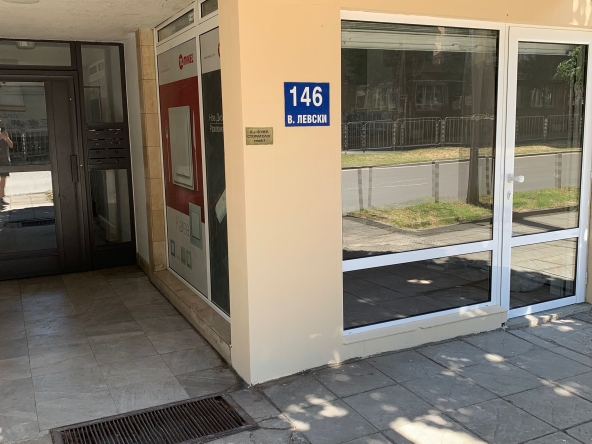 Дава се под наем Магазин в София, Център - 39 кв.м за 390 € - Снимка #1